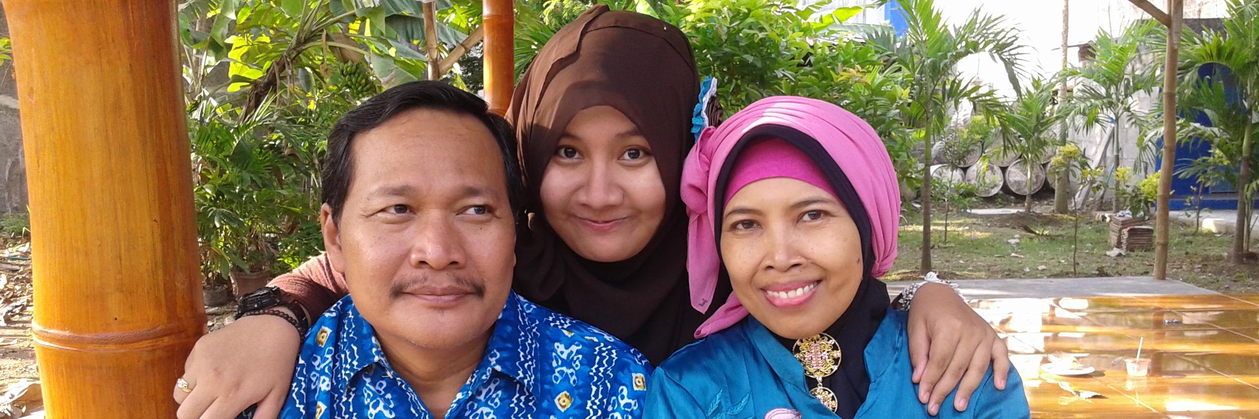 intanayulb's profile banner image