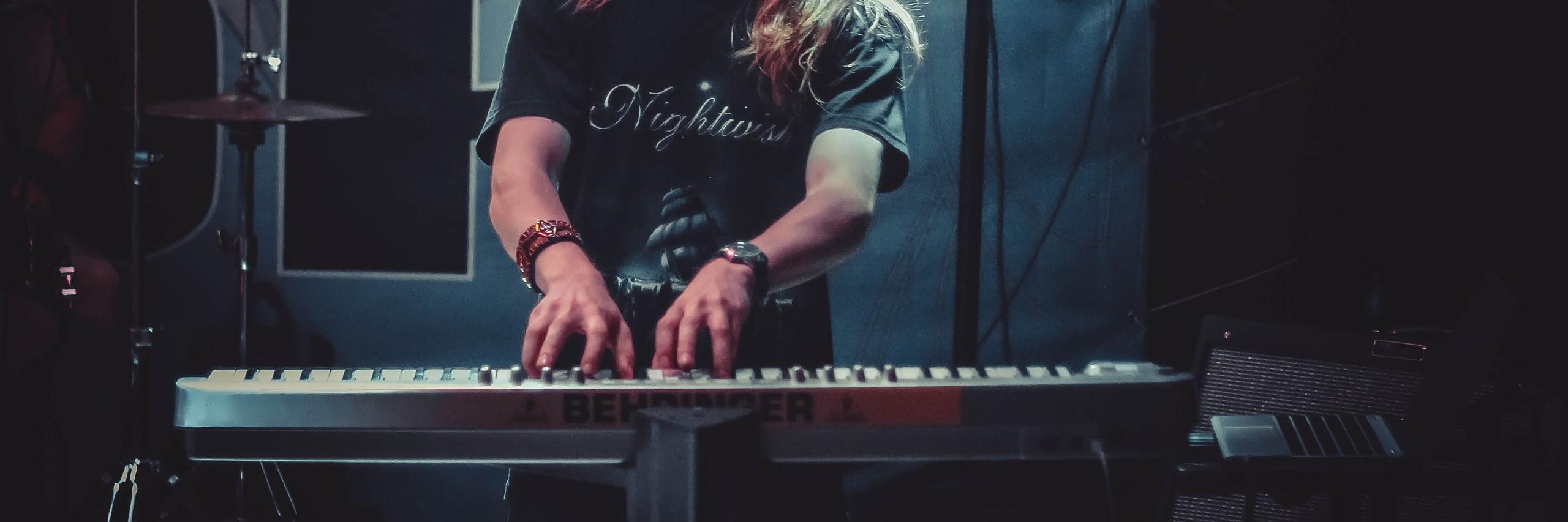 Странник с сервера【 FARADAY CAGE 】 banner