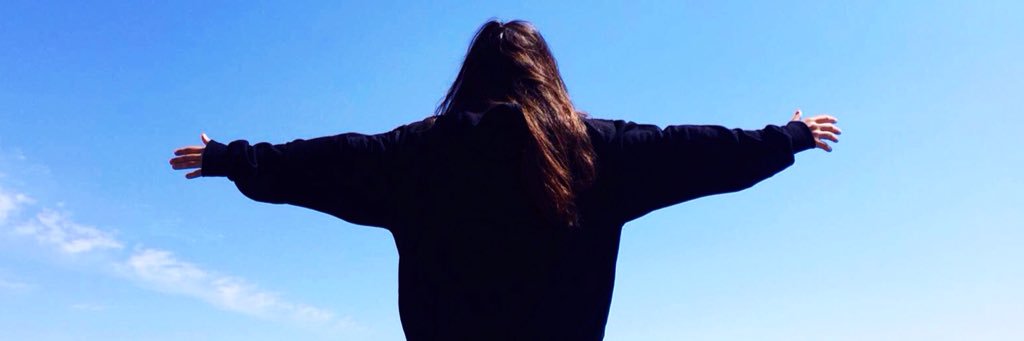 elenasantonja's profile banner image