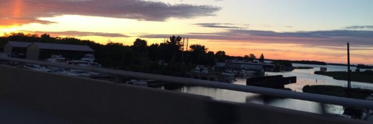 Em banner