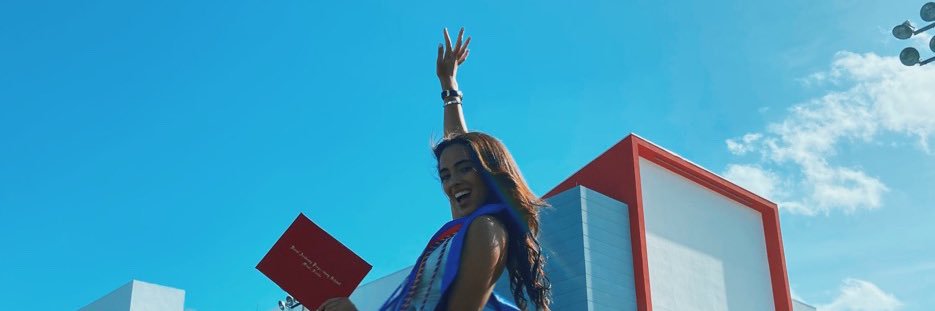 dchlloe's profile banner image