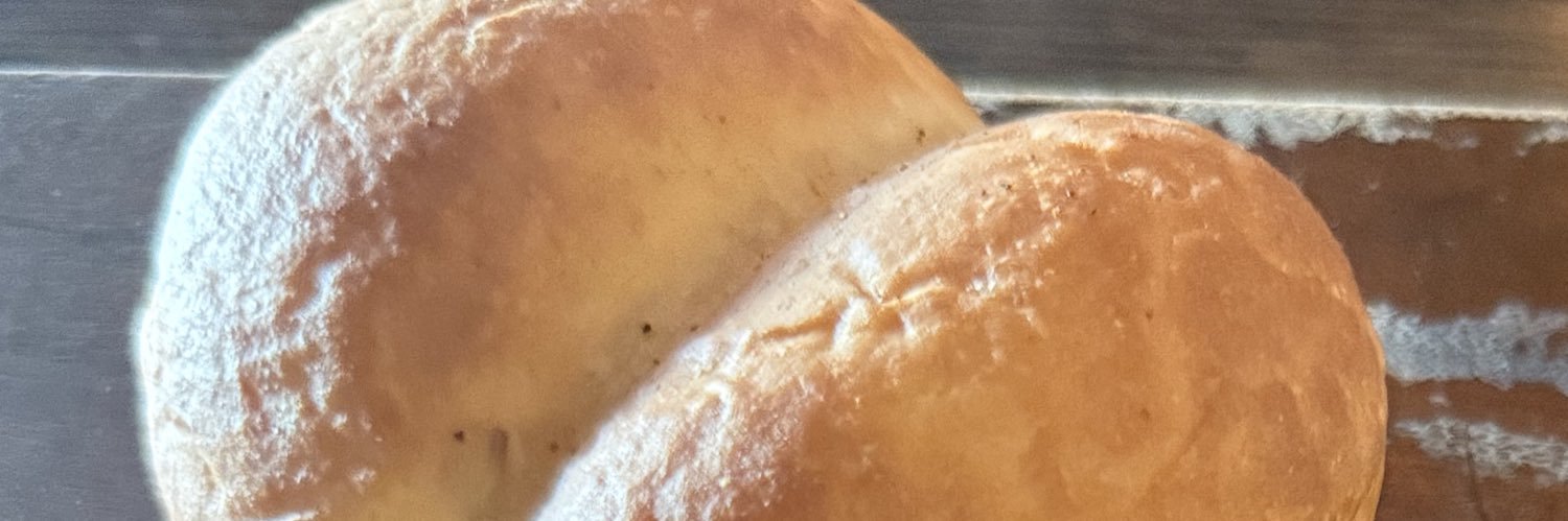 looksoric's profile banner image