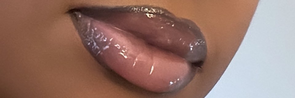 caitrooo's profile banner image