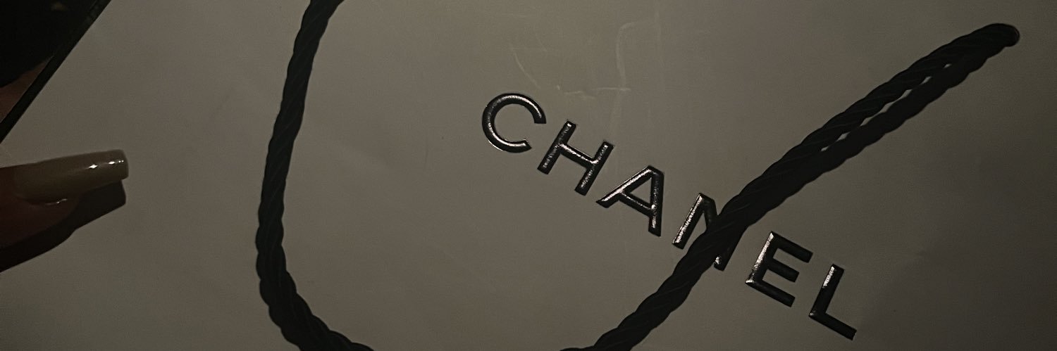 vvangg16's profile banner image