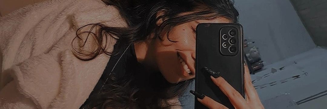 Flor8436's profile banner image