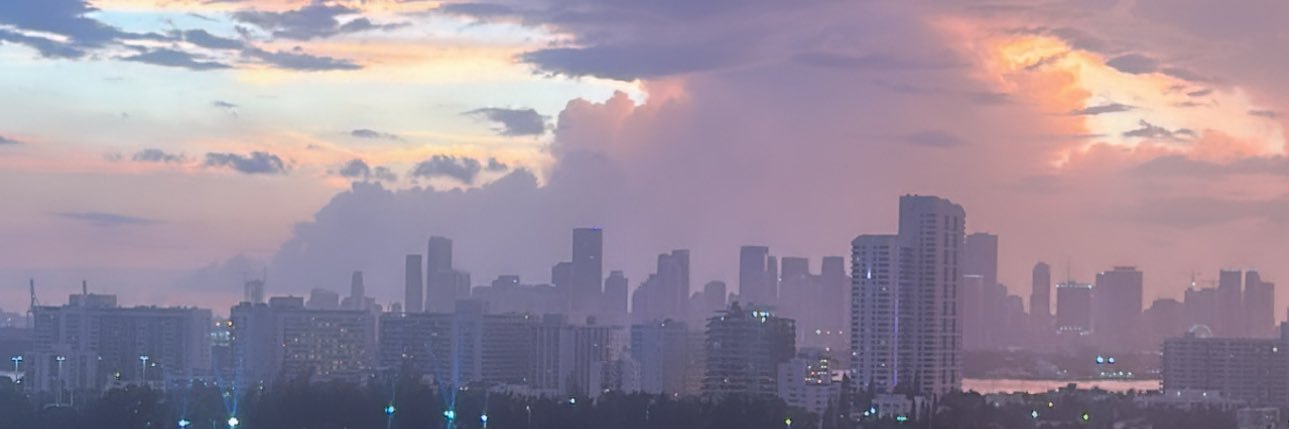 iDONtFEELYOU's profile banner image