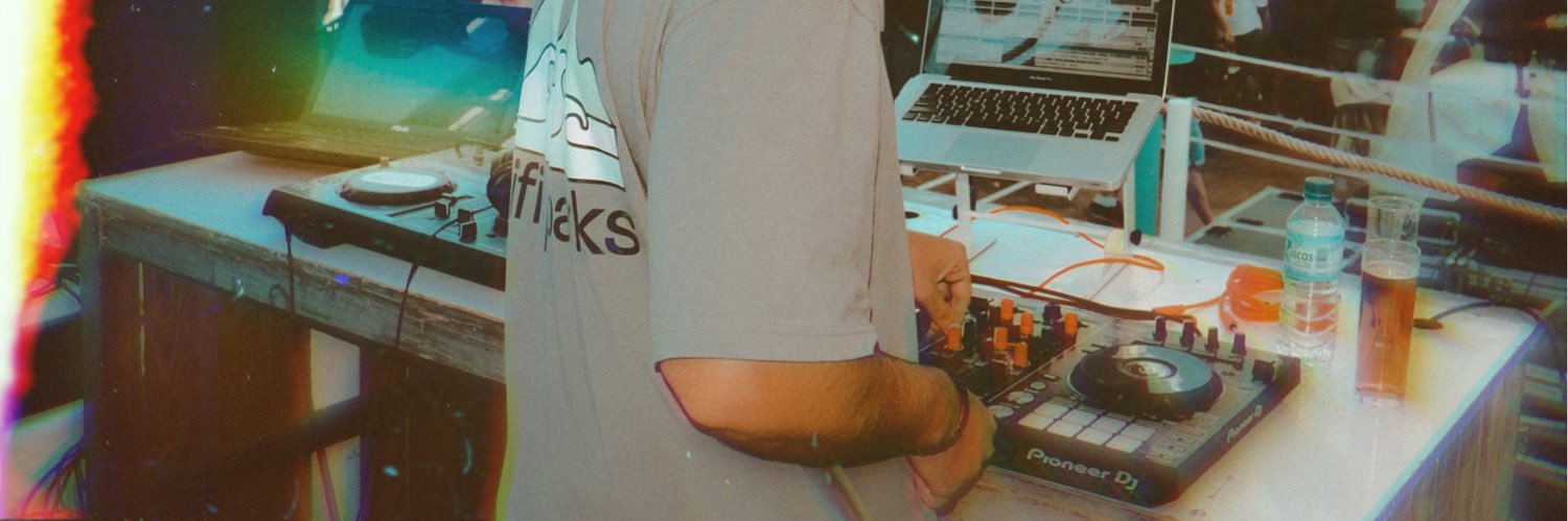 M A G U banner