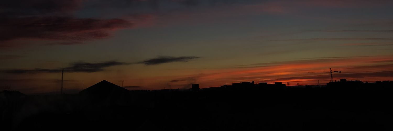 María. banner