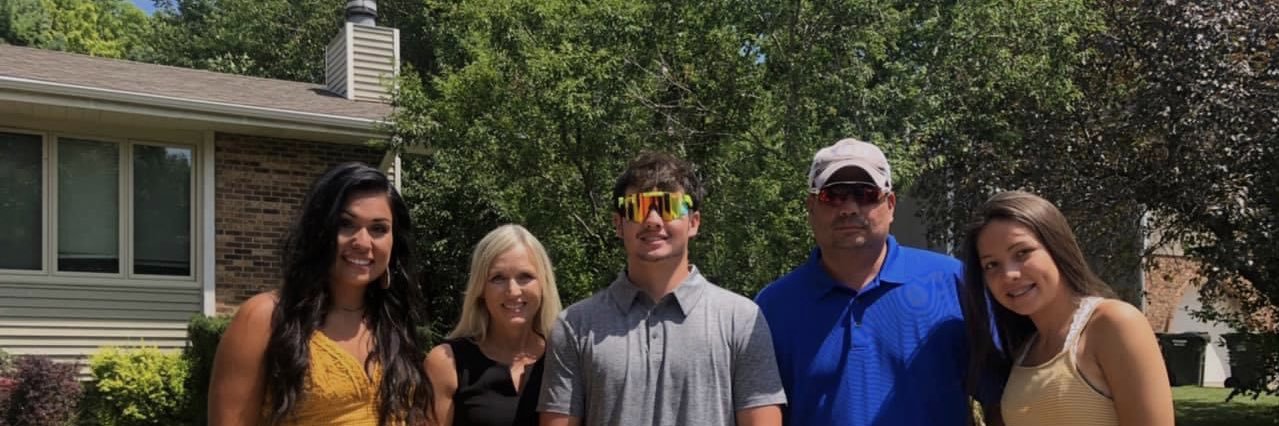 Tyra Mollhoff banner