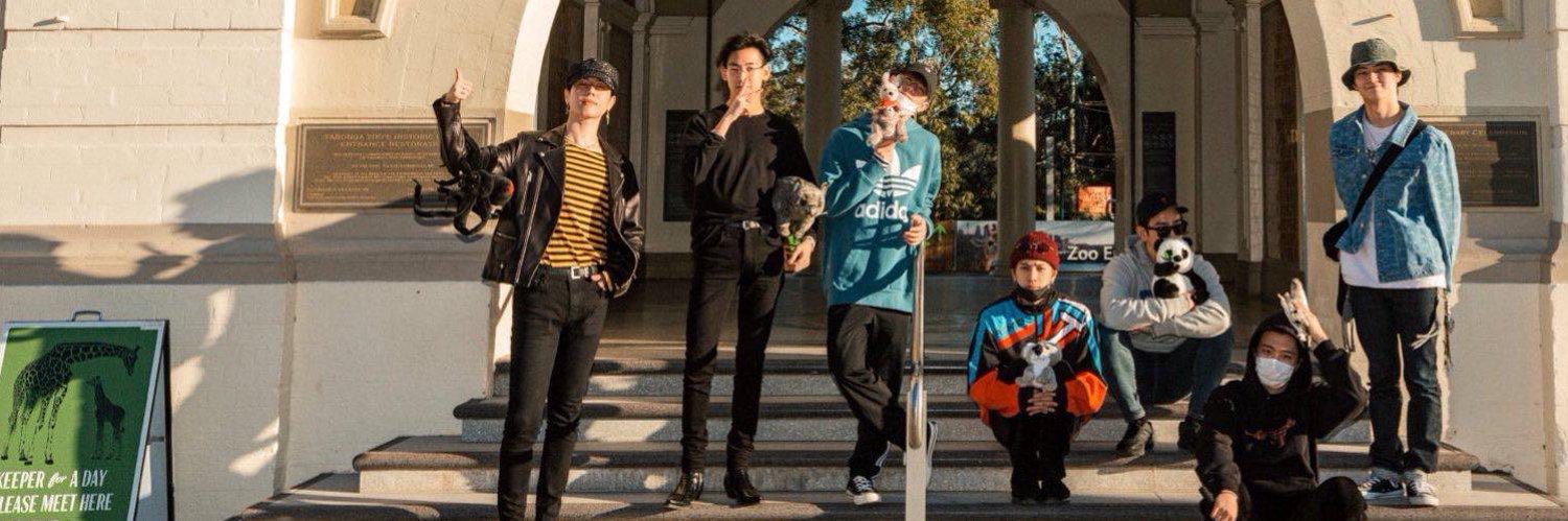 yienspage's profile banner image