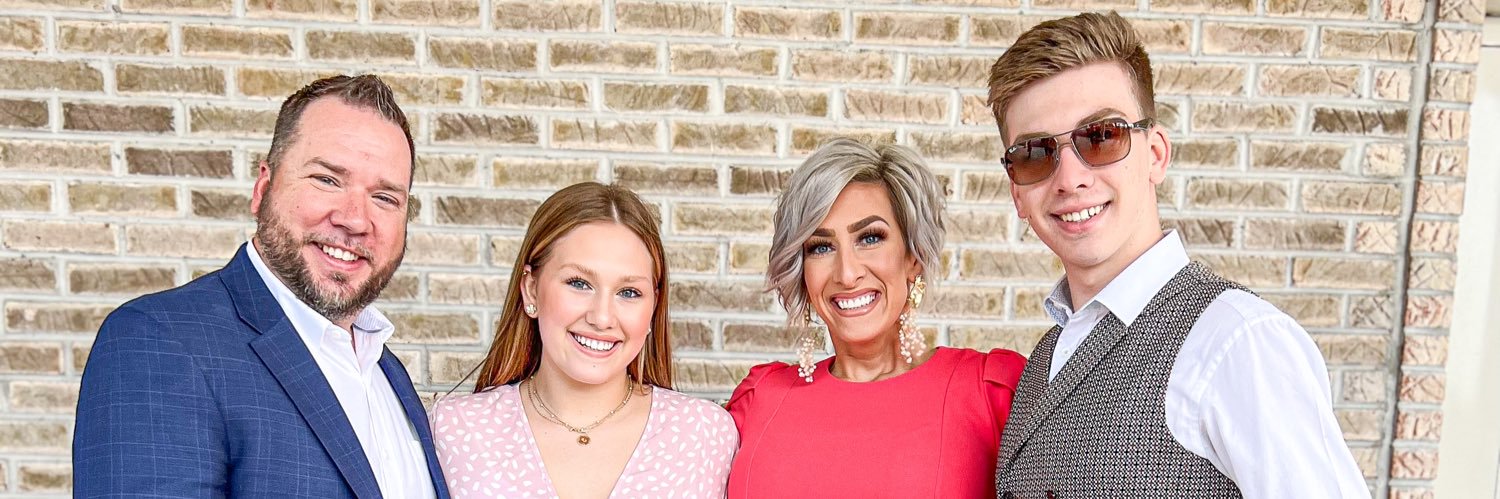 1heatherwallace's profile banner image