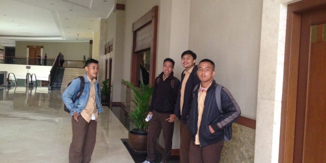RadenDwiMulya's profile banner image