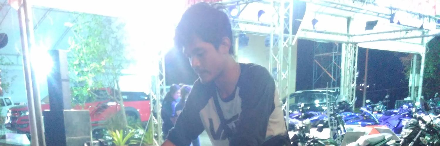 NoomApichai's profile banner image