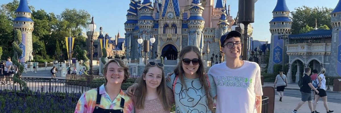 ashlynalexa's profile banner image