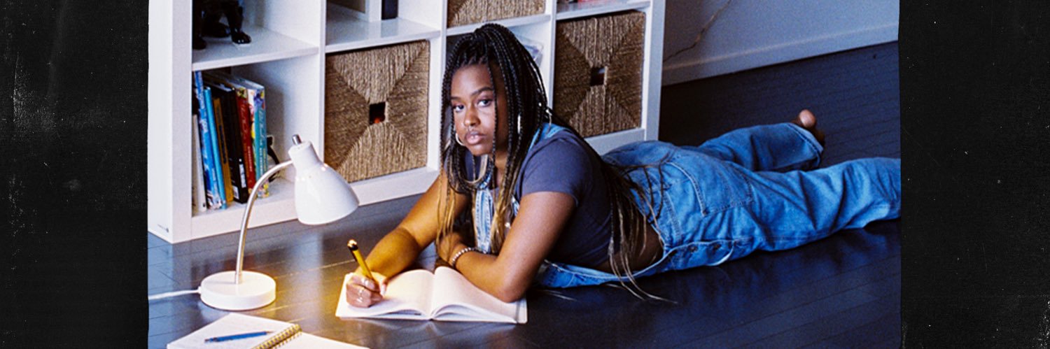 ArtisteRenee's profile banner image