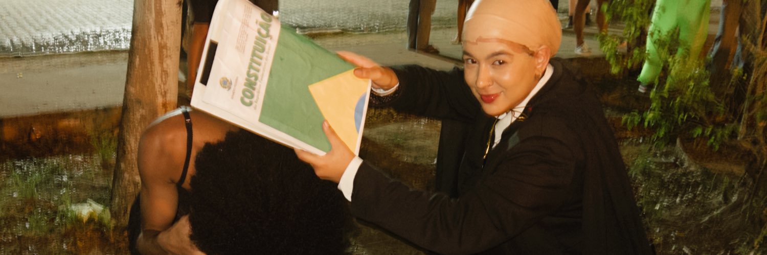 izagerada deixa o chefe balançar banner