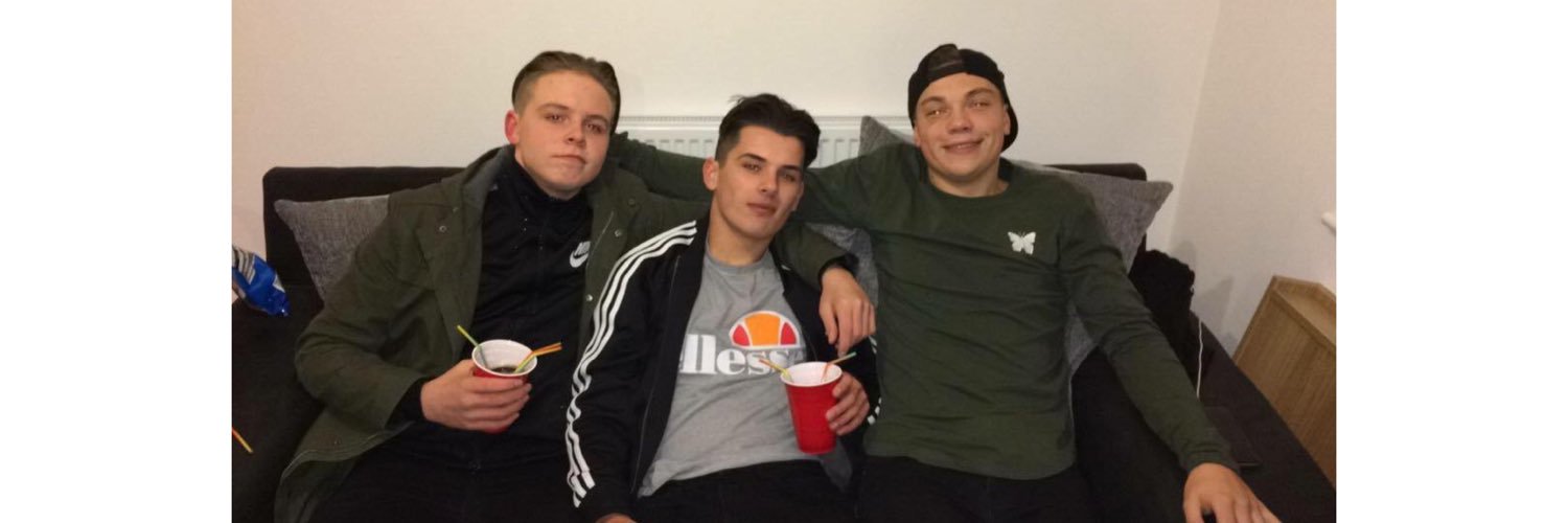 ads_________'s profile banner image