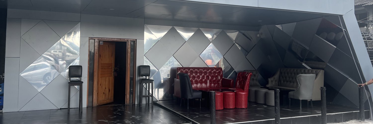 deplanetlounge's profile banner image