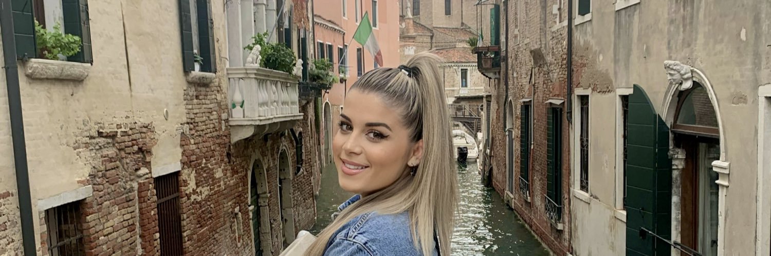 nuria_c97's profile banner image