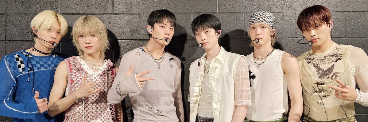 Maria 📸🩶🤍 🏈 banner