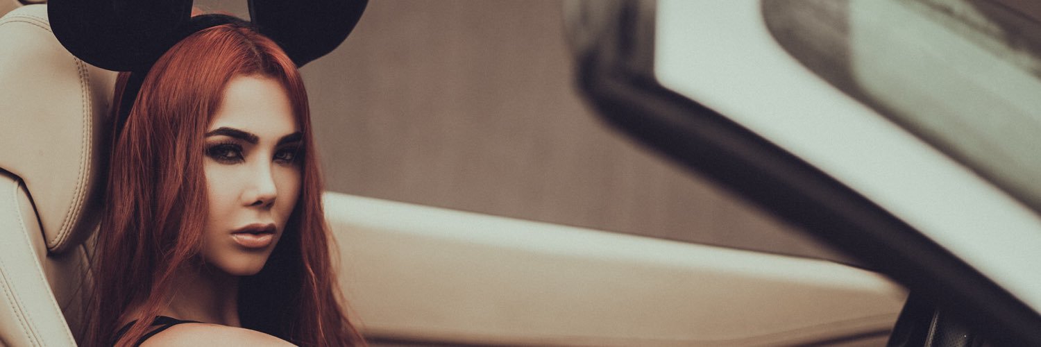 estefys19's profile banner image