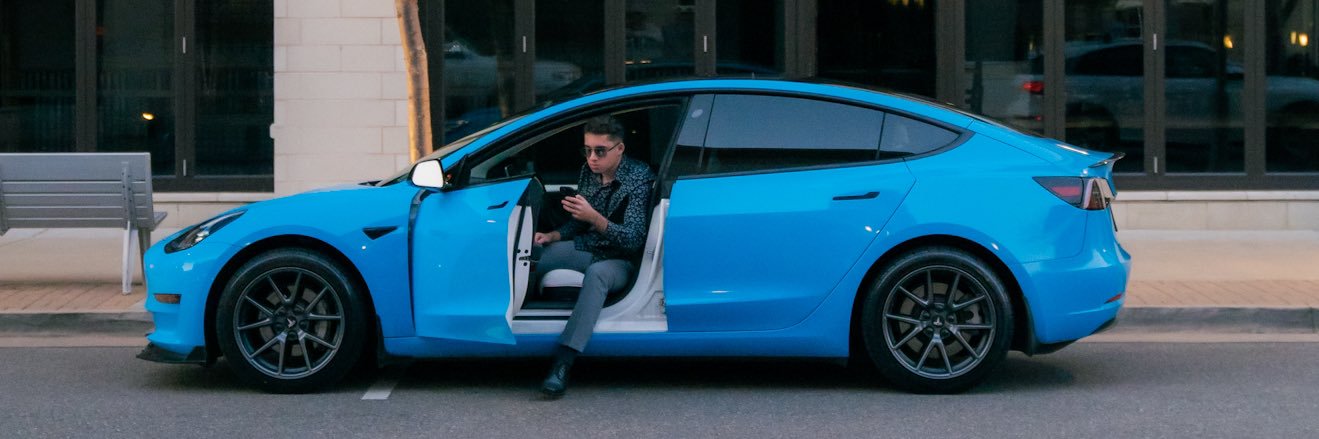 Adam Telegraphis banner