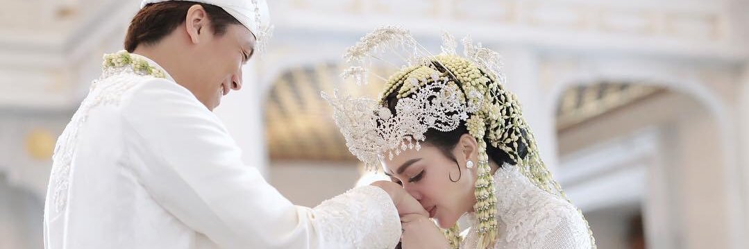 Princess Syahrini banner