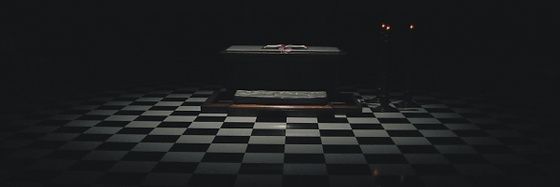 G banner