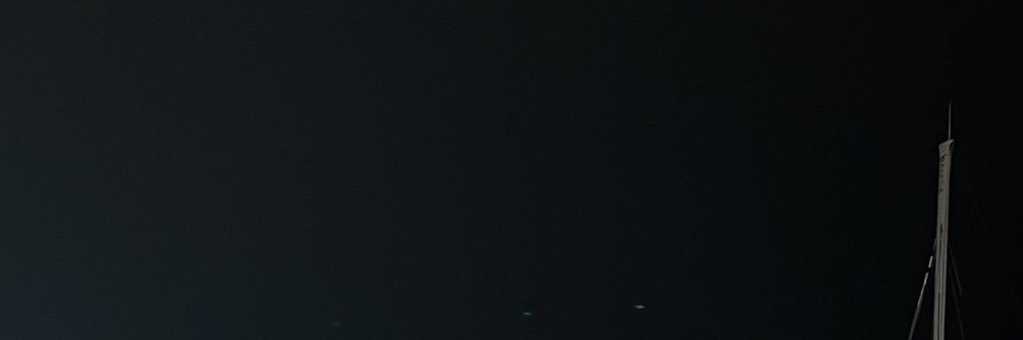 402B's profile banner image