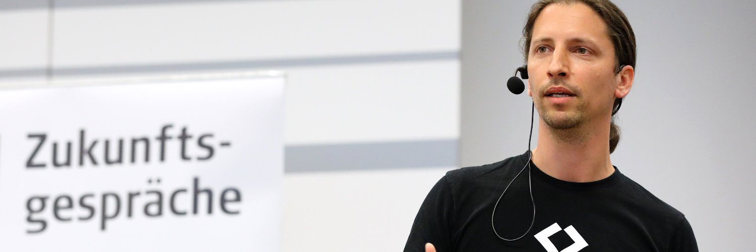 maphido's profile banner image