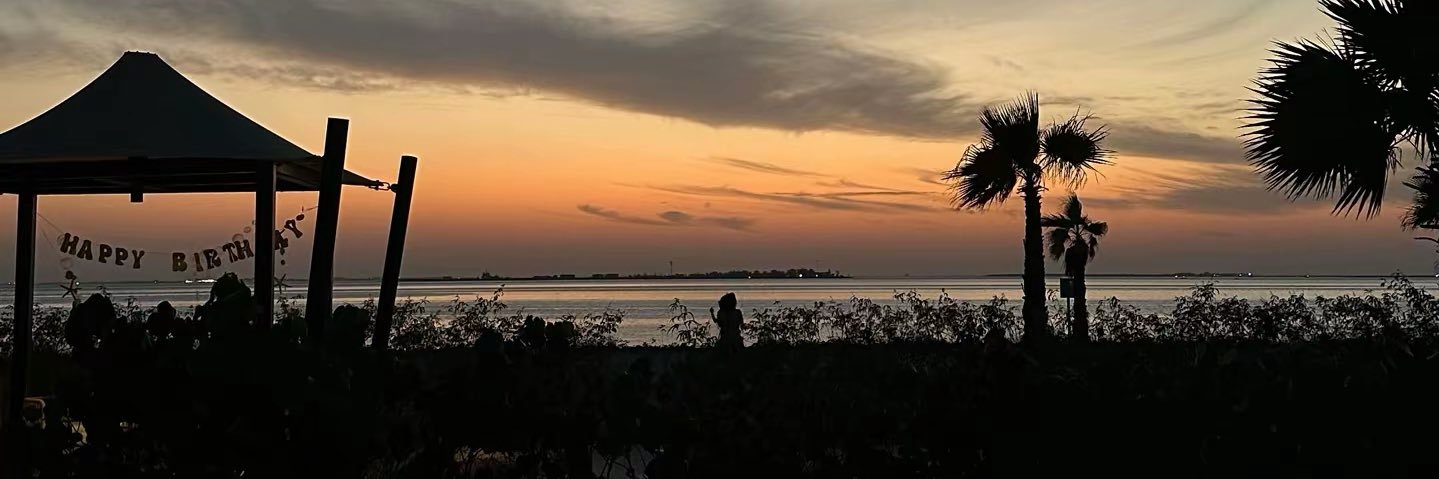 randwz's profile banner image