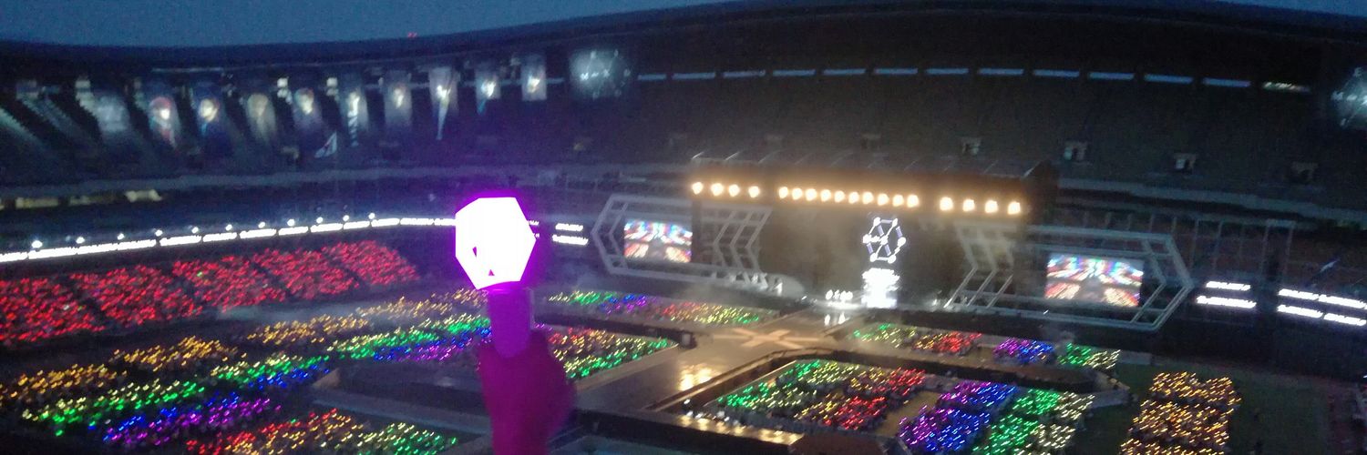 94cloverosh's profile banner image