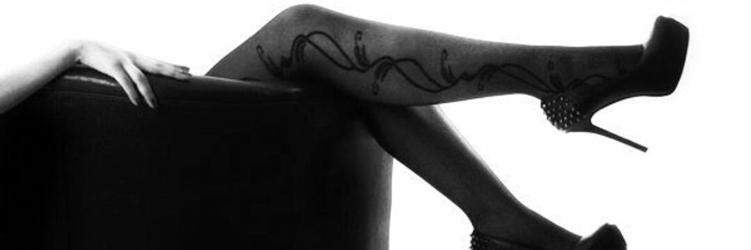 A  U  R  ㊉  R  A banner