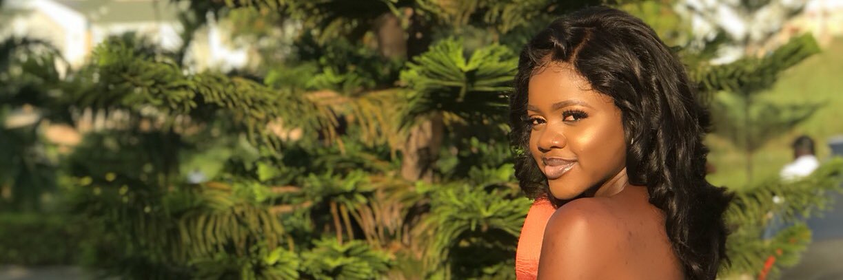 ms_loryy's profile banner image