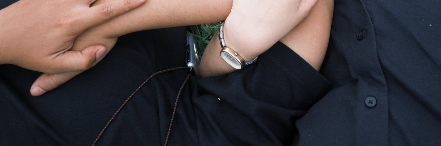 v banner