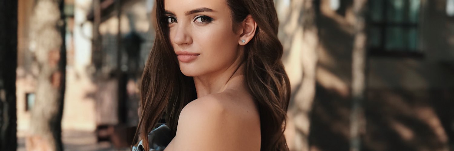 polly_Luch's profile banner image