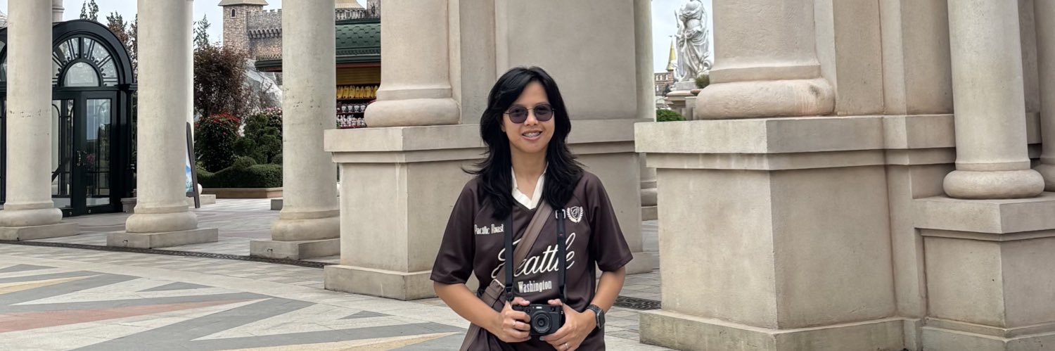 suhjee's profile banner image