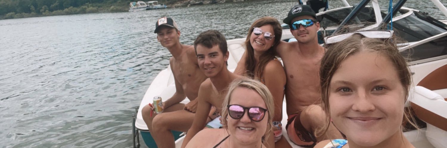 kelseembrown's profile banner image