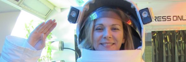 KimCattrall Profile Banner