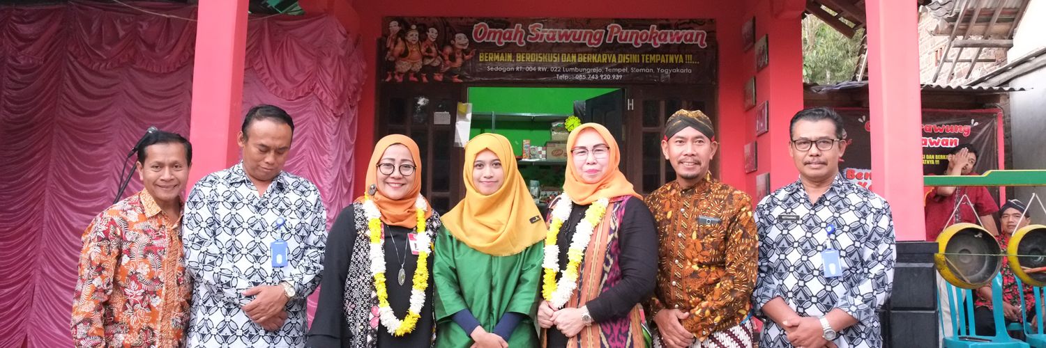 aish_putri's profile banner image