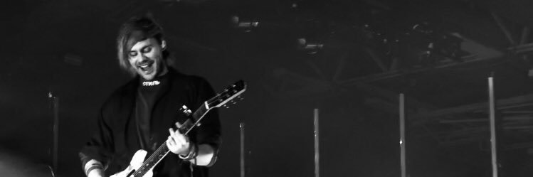 _5sos_locks_'s profile banner image