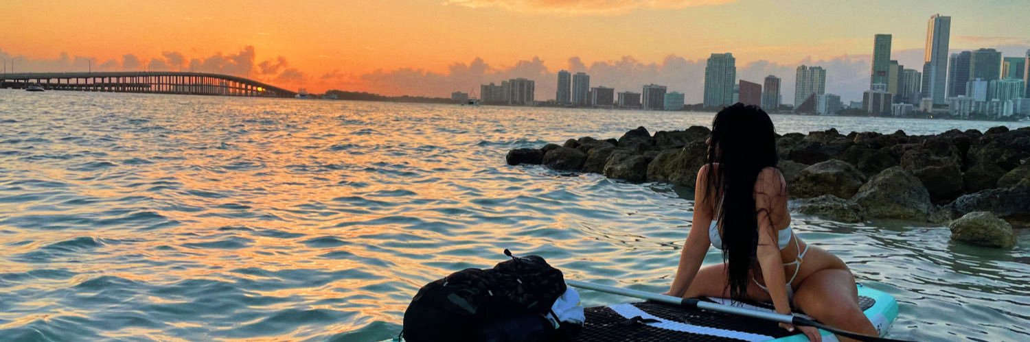 ThisGirlLea's profile banner image