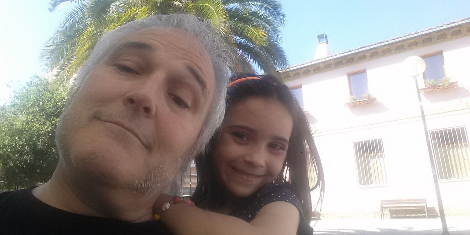 Roberto Artigas banner