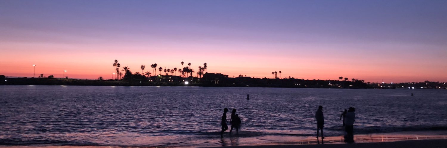 nadinee01's profile banner image
