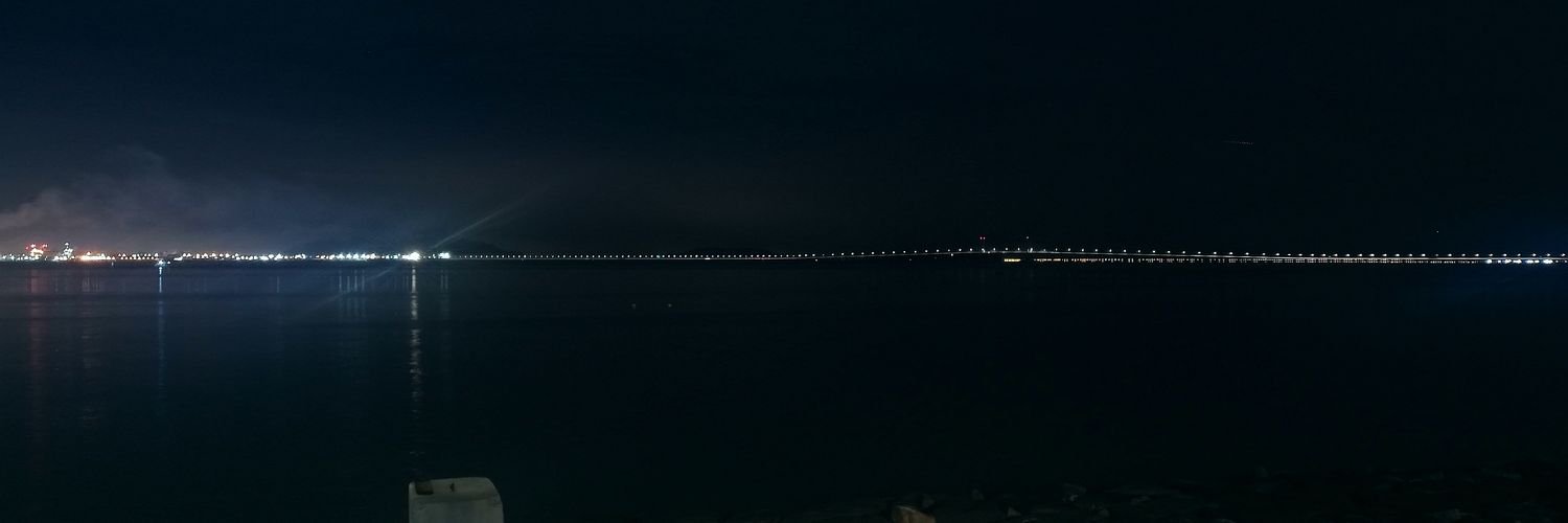 azgooi's profile banner image