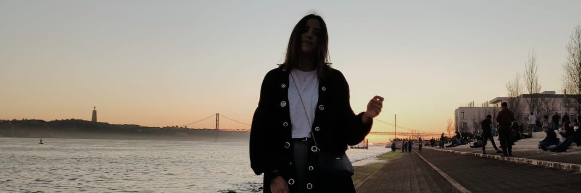 EstherNavarro25's profile banner image