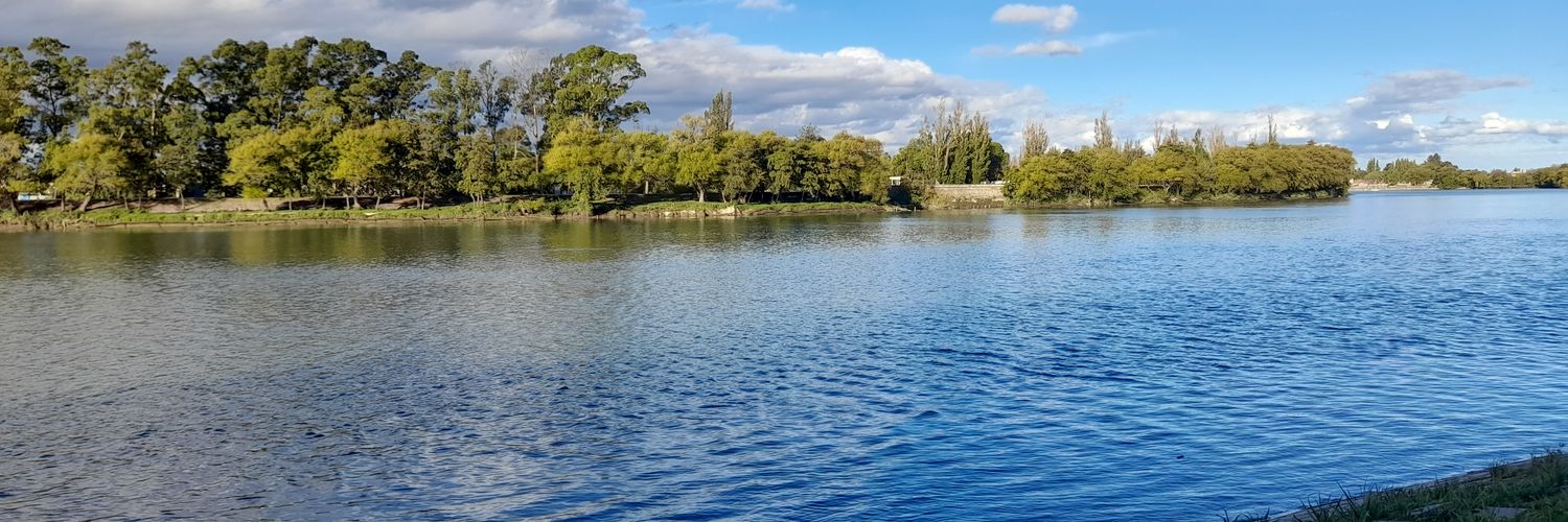 Laura Vaz RN🧡🧡 banner