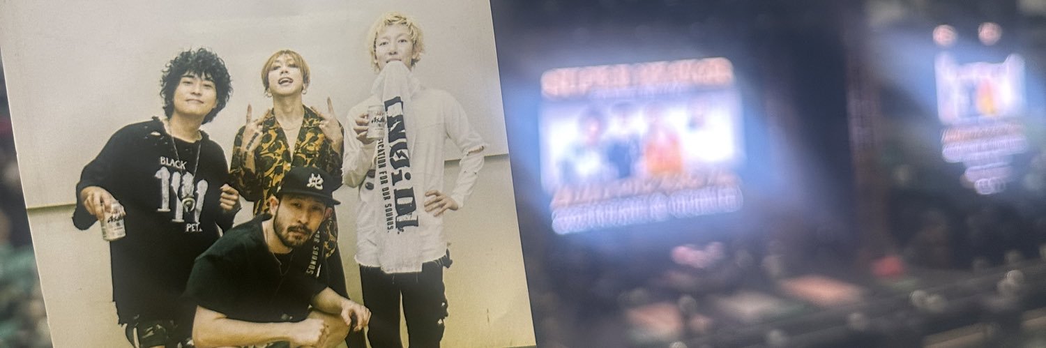 a____111132's profile banner image