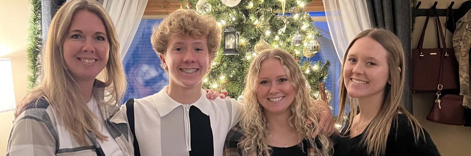 mayemily28's profile banner image