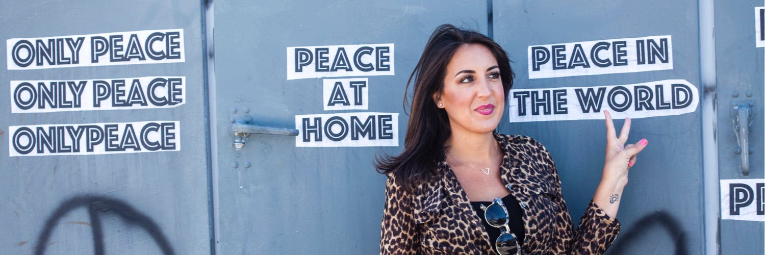 daniellemercuri's profile banner image